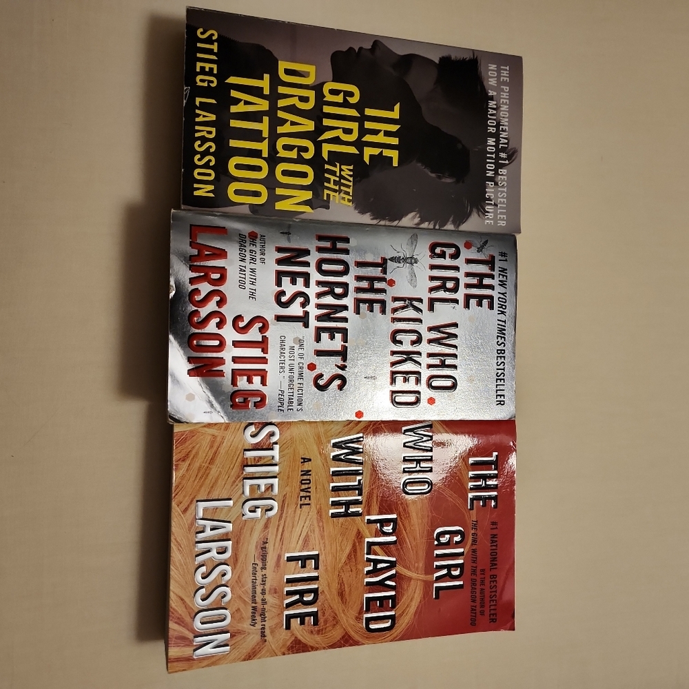 Stieg Larsson's Millennium Trilogy: The Girl with the dragon tattoo, plu…